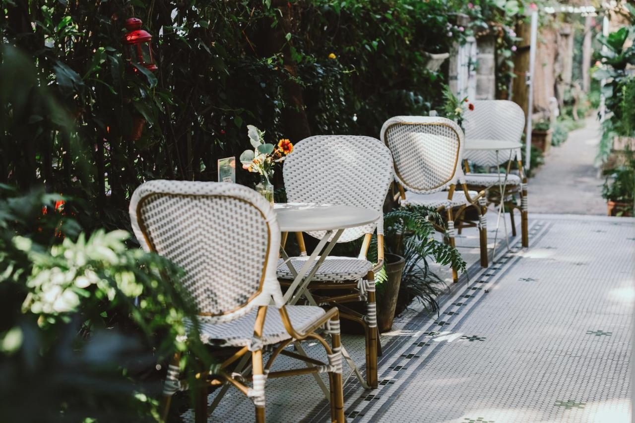 Shenzhen No'6 Garden Villa --French Window With Garden View,Close To Sea World &Shekou Ferry Port &K11 Ecoast &Subway Nearby ,Offer Western Food And Coffee &English Speaking With Tour Services Bagian luar foto
