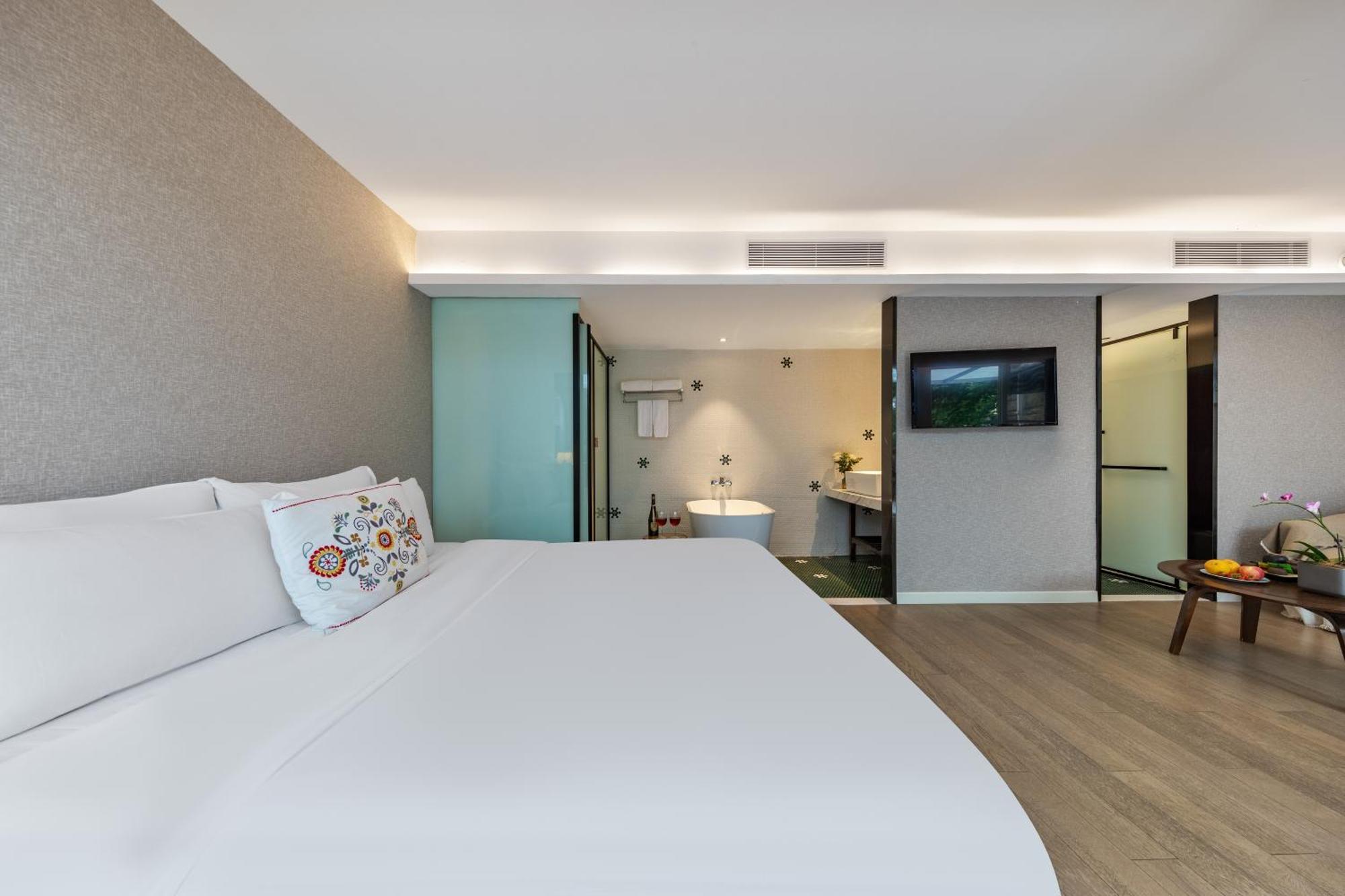 Shenzhen No'6 Garden Villa --French Window With Garden View,Close To Sea World &Shekou Ferry Port &K11 Ecoast &Subway Nearby ,Offer Western Food And Coffee &English Speaking With Tour Services Bagian luar foto
