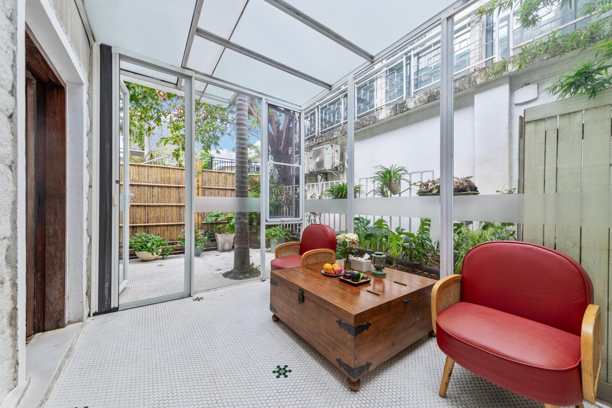 Shenzhen No'6 Garden Villa --French Window With Garden View,Close To Sea World &Shekou Ferry Port &K11 Ecoast &Subway Nearby ,Offer Western Food And Coffee &English Speaking With Tour Services Bagian luar foto