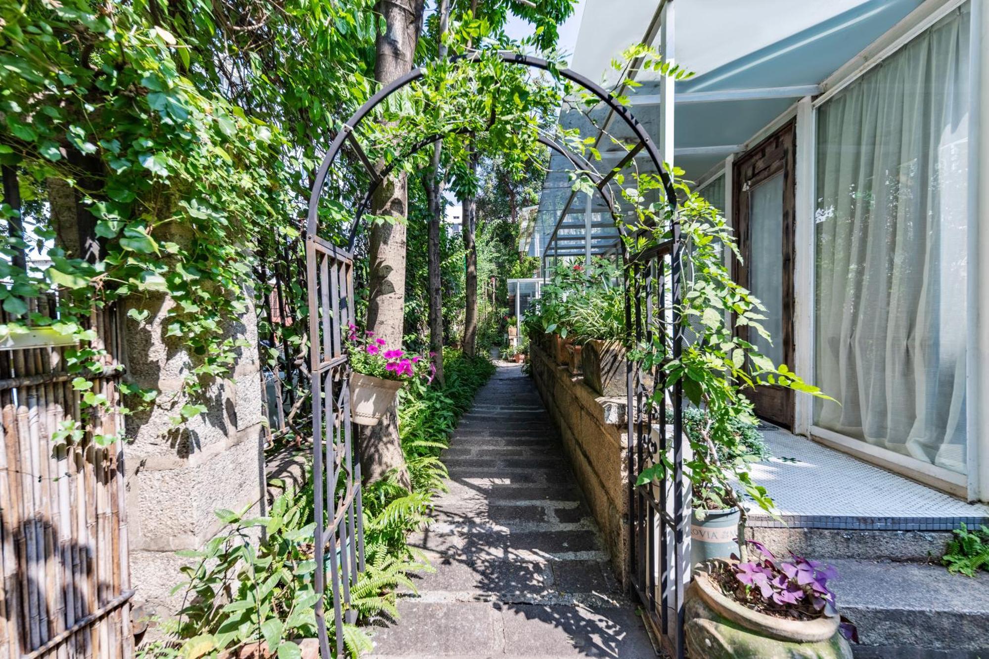 Shenzhen No'6 Garden Villa --French Window With Garden View,Close To Sea World &Shekou Ferry Port &K11 Ecoast &Subway Nearby ,Offer Western Food And Coffee &English Speaking With Tour Services Bagian luar foto
